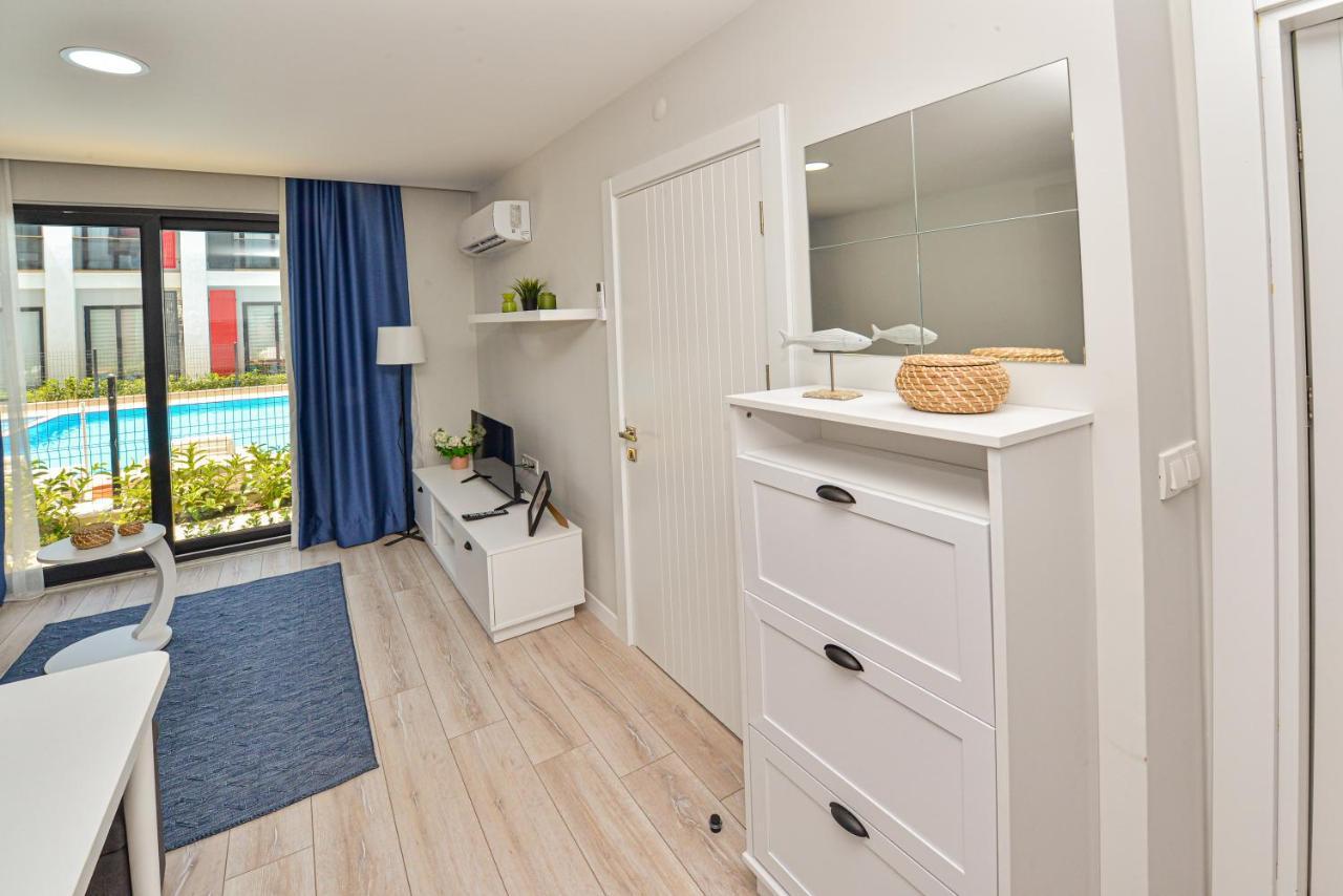 C Airport Apartament *